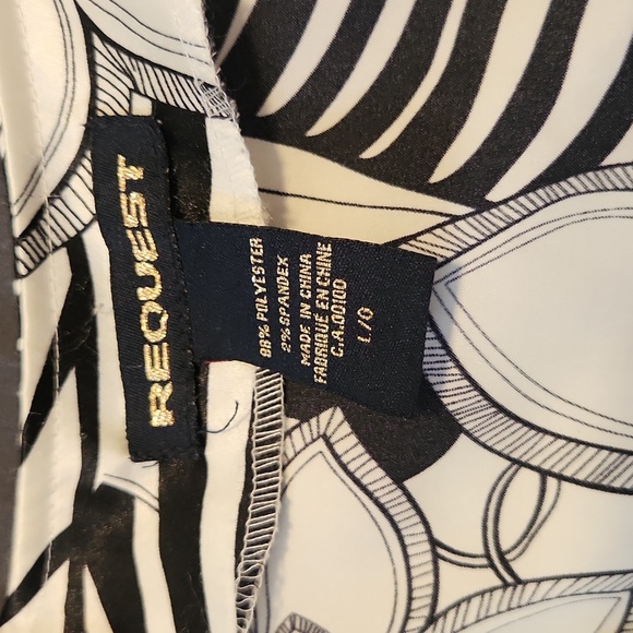 Beautiful top - Picture 3 of 3